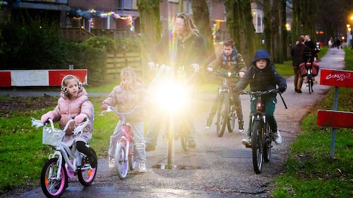 fietslampen vaak te fel, wetgeving moet op de schop