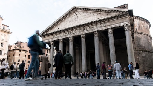 Toerist valt zeven meter naar beneden in Rome na maken selfie en overlijdt