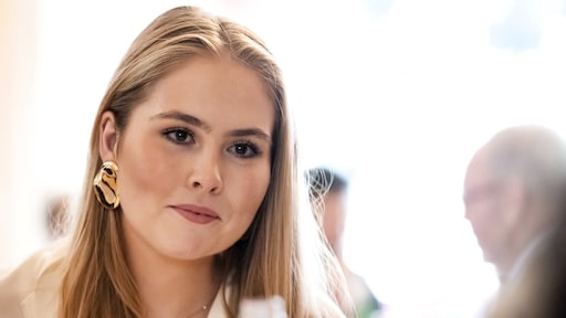 Prinses Amalia danst en zingt mee met Yves Berendse: 'Heerlijk dit'