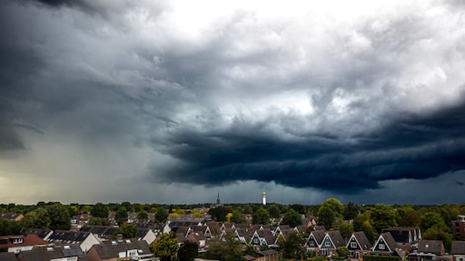 Herfst laat zich gelden met hagel, onweer en flinke buien