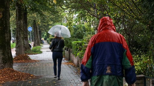 kletsnat herfstweer trekt over Nederland