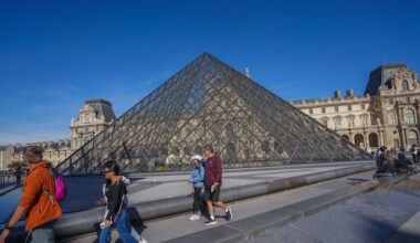 Diefstal bij Louvre in Parijs, museum blijft hele dag gesloten