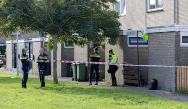Vrouw overleden in woning Zaandam, politie sluit misdrijf niet uit