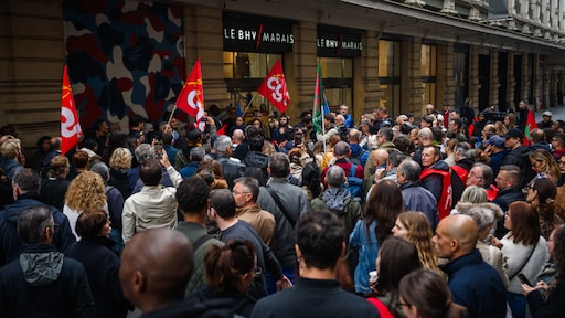 eerste winkel van Shein opent deuren onder luid protest