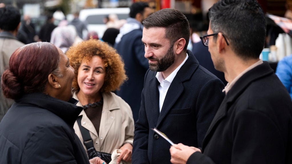 DENK-lijsttrekker Stephan van Baarle tijdens de campagne.