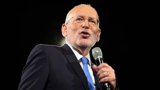 Man (32) aangehouden voor belediging en bedreiging Timmermans op terras