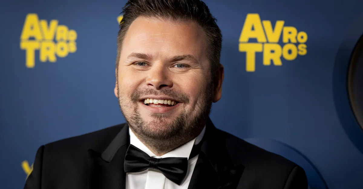 Nieuws van de Dag-presentator Thomas van Groningen wint Televizier-Ring Talent