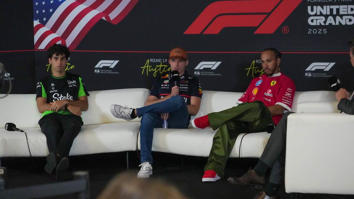 Gabriel Bortoleto, Max Verstappen en Lewis Hamilton op de mediadag voorafgaand aan het Grand Prix-weekend in Amerika.