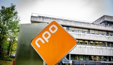 NPO gooit twee zenders op de schop, 'ingrijpende' bezuinigingen op programma's