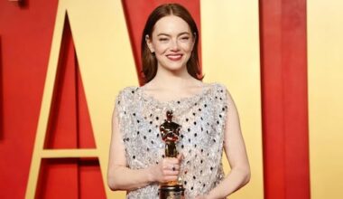 Emma Stone scheert hoofd kaal en raadt het iedereen aan: 'Geweldige ervaring'