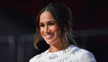 Tiende medewerker in vijf jaar tijd stapt binnen drie maanden op bij Meghan Markle: 'Iedereen is doodsbang'