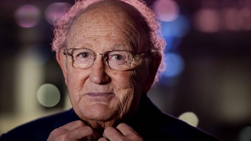 Joop van den Ende weer op de bres voor publieke omroep