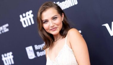 Mia McKenna-Bruce speelt eerste vrouw Ringo Starr in Beatles-film