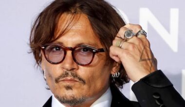 Johnny Depp duikt kerstverleden in met nieuwe rol als Scrooge