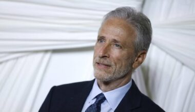 Jon Stewart wil presentator van The Daily Show blijven