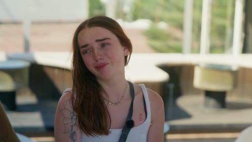 Anouk wordt in Proppers in Albu ontslagen op haar verjaardag: 'Uit bescherming voor jezelf'