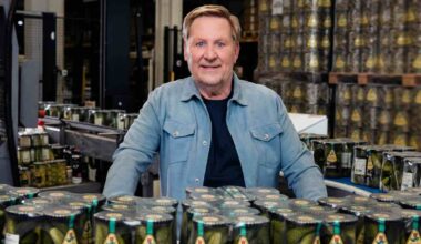 De TV van gisteren: Kijkers vragen zich af hoe de augurken van Oos Kesbeke in hemelsnaam bij de klant komen