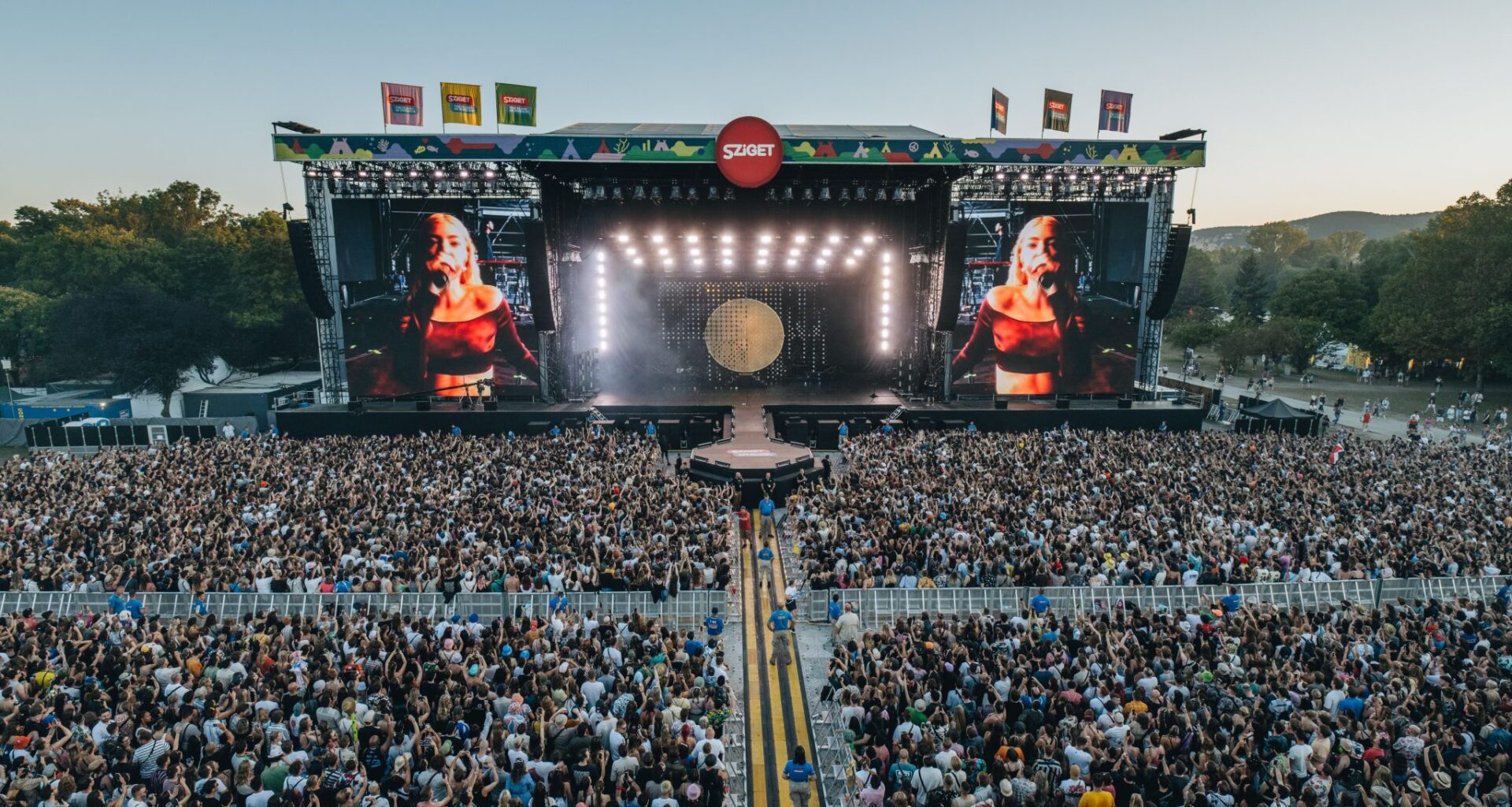 eigenaar KKR zegt vergunning op