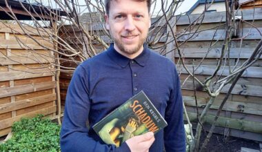 Vier lokale auteurs rond de tafel in LDC Plazarama tijdens ‘Koeken en Boeken’