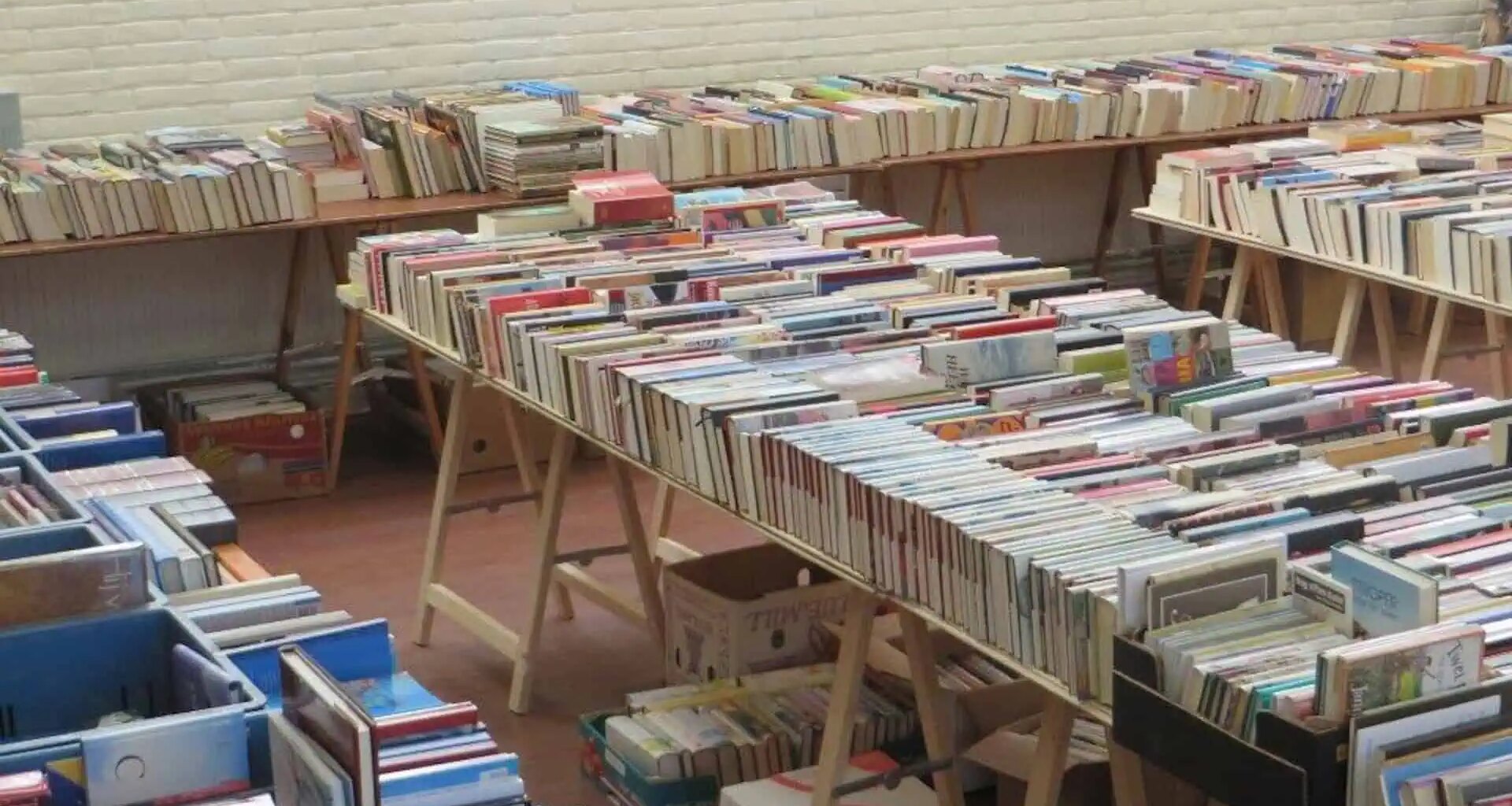 Boekenmarkt in dorpshuis De Oude School