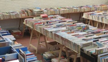 Boekenmarkt in dorpshuis De Oude School