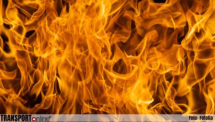 Bergingsmissie brandende Kameroense gastanker MV Falcon onderweg [+foto’s]