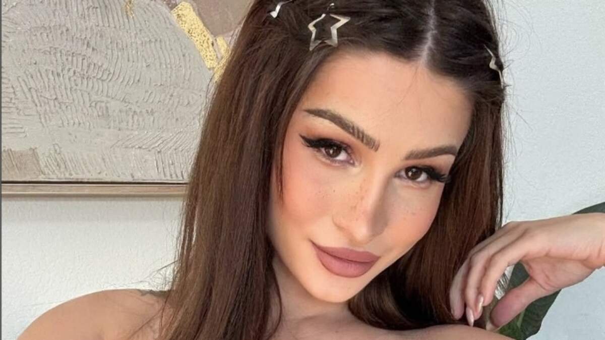 De Amerikaanse influencer Fandy liet de wereld meekijken tijdens haar bevalling.