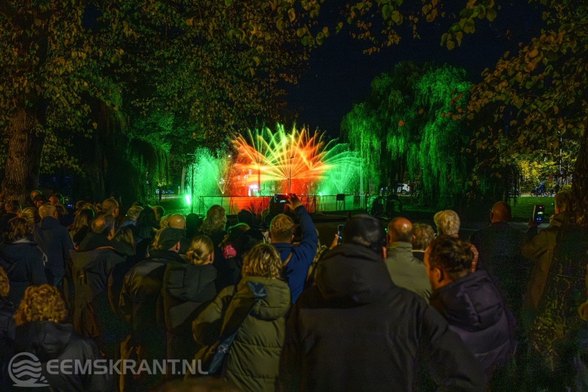 Spectaculaire watershow trekt duizenden bezoekers in Delfzijl - Eemskrant.nl