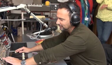 3FM viert 60-jarig bestaan in Beeld & Geluid: Wandel door 6 nagebouwde studio’s