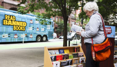 Van ‘1984’ tot ‘The handmaid’s tale’: ook klassiekers ontsnappen niet meer aan boekencensuur in de VS