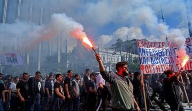de Griekse premier wil het, maar Grieken protesteren