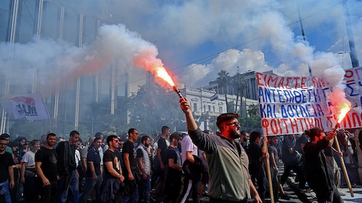 de Griekse premier wil het, maar Grieken protesteren