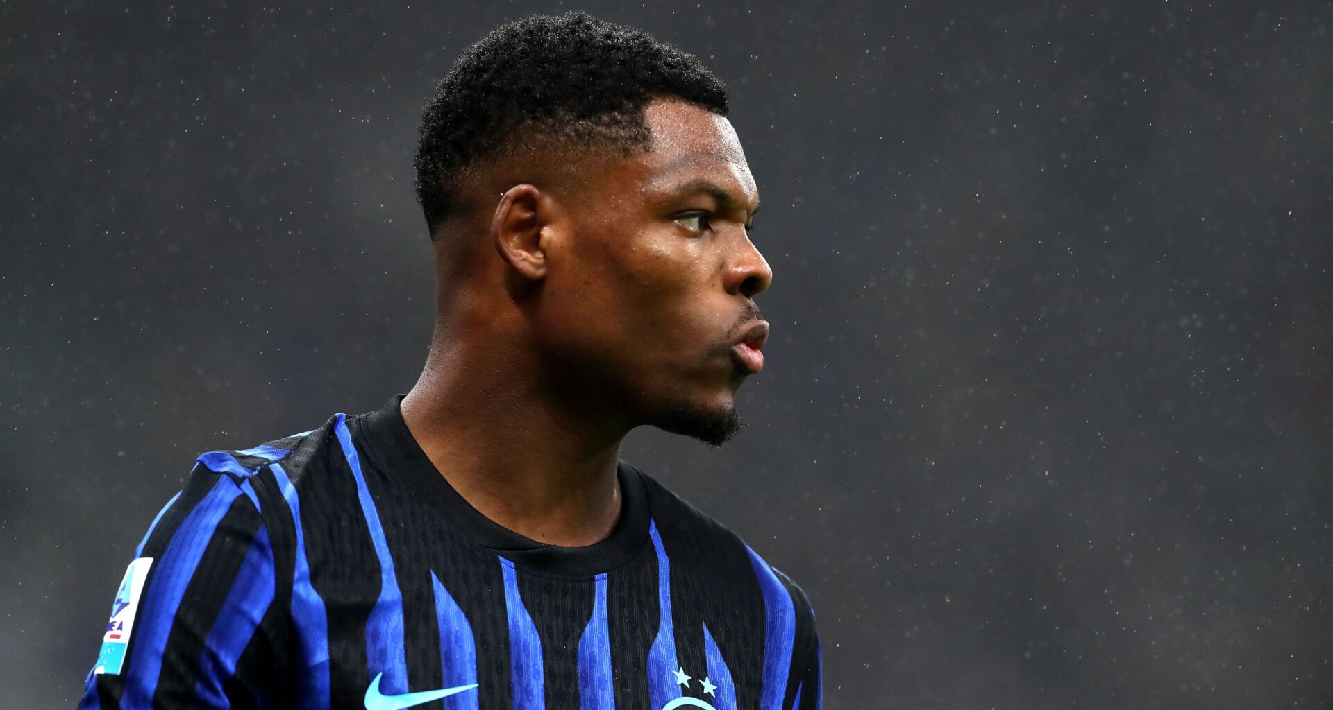 Chivu reageert op zichtbaar boze Dumfries na wissel: ‘Je moet altijd boos zijn op mij’