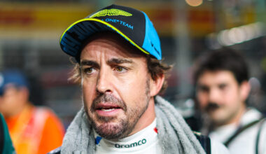 Alonso scheldt Hamilton de huid vol: 'Dat is toch niet veilig?'