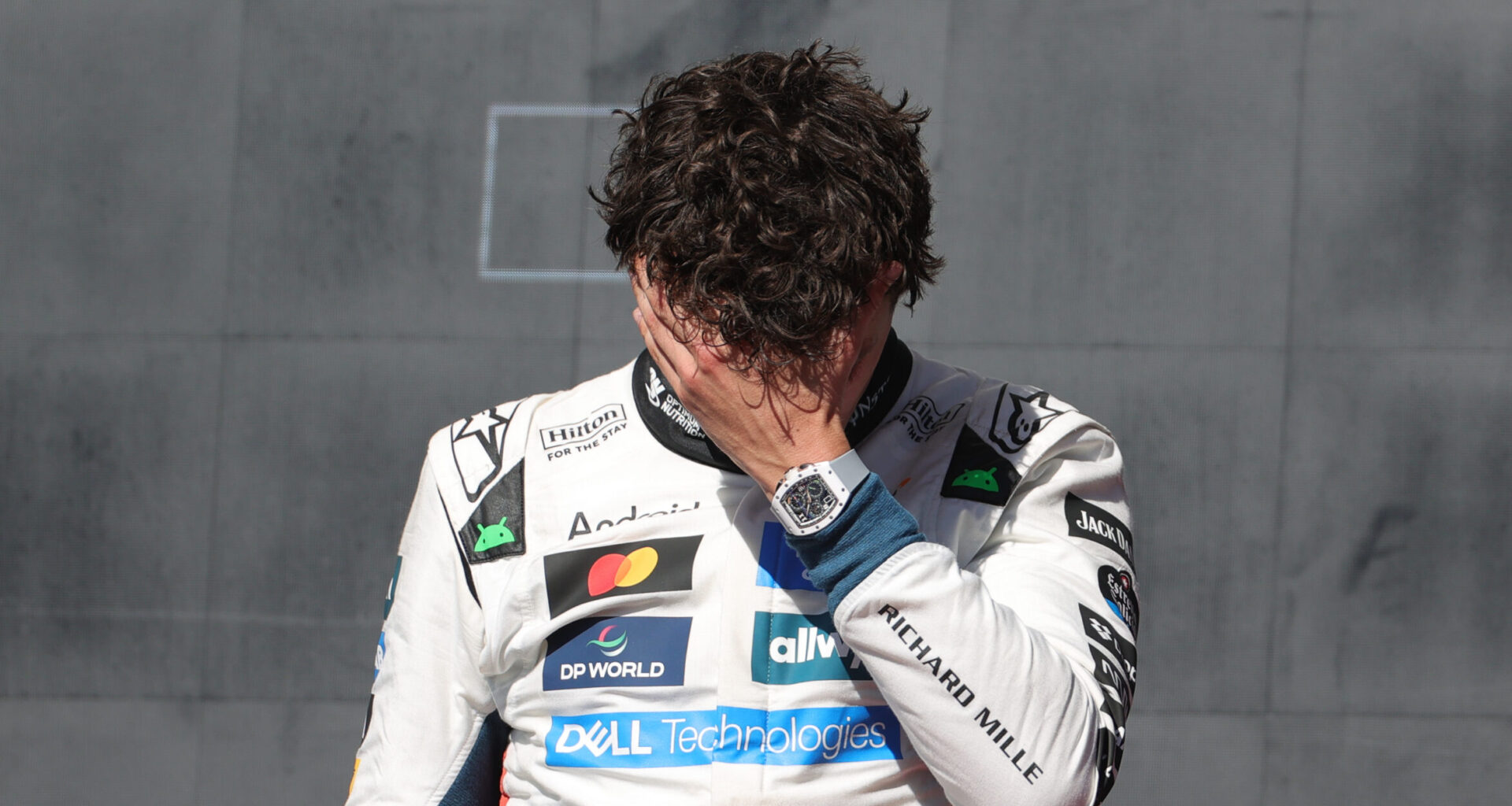 Norris haalt uit naar 'onnozele' FIA-regels na duel met Leclerc