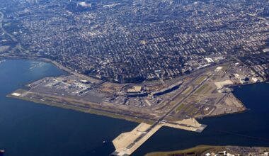 Duur grapje: Delta-vliegtuigen botsen op elkaar