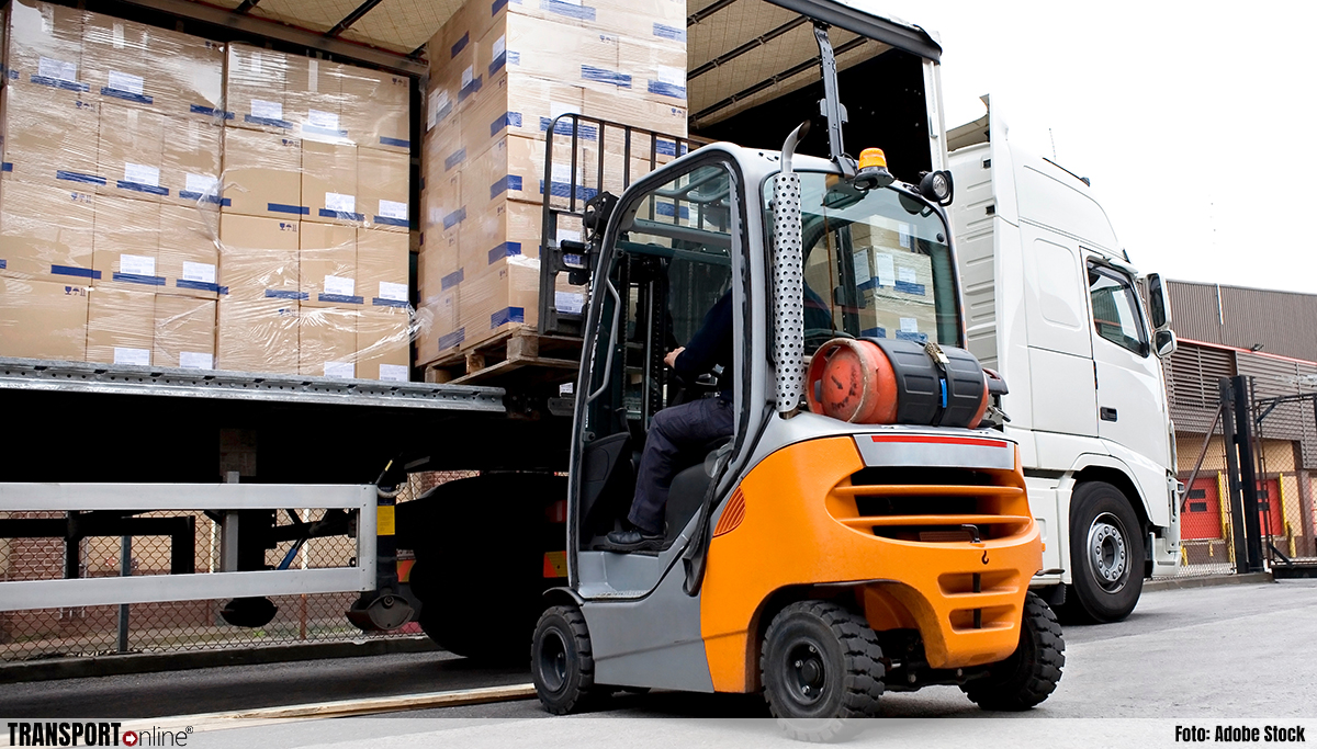 Getuige stopt dronken vrachtwagenchauffeur die wegreed tijdens het lossen