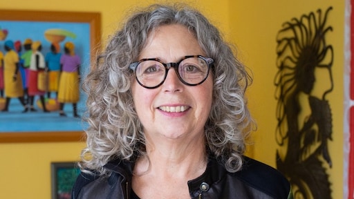 Reina heeft al 40 jaar hiv, en strijdt tegen het stigma