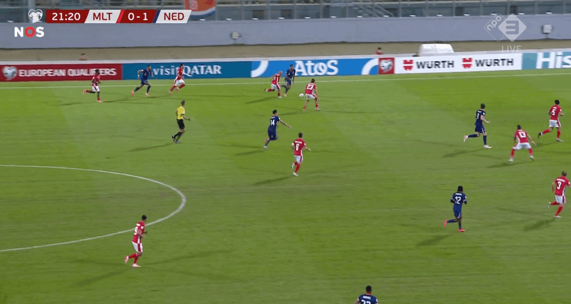 Kijkers Oranje storen zich massaal aan één persoon: 'Weg met die irritante man!'