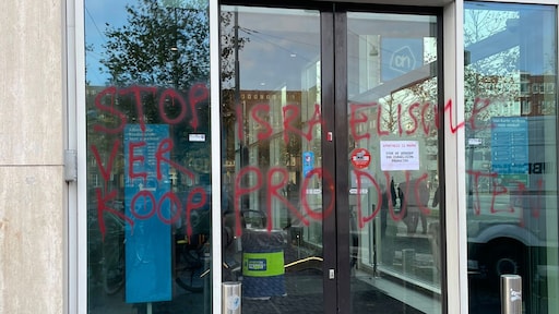 Albert Heijn doet aangifte na dichtplakken van sloten bij 40 winkels