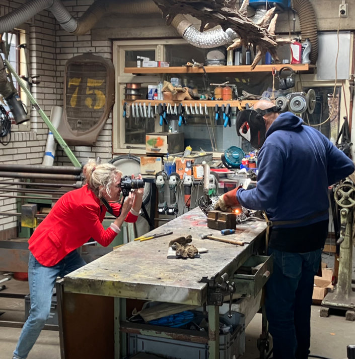 Start je kunstroute bij blooming gallery; 23 kunstenaars uit Bergen onder één dak