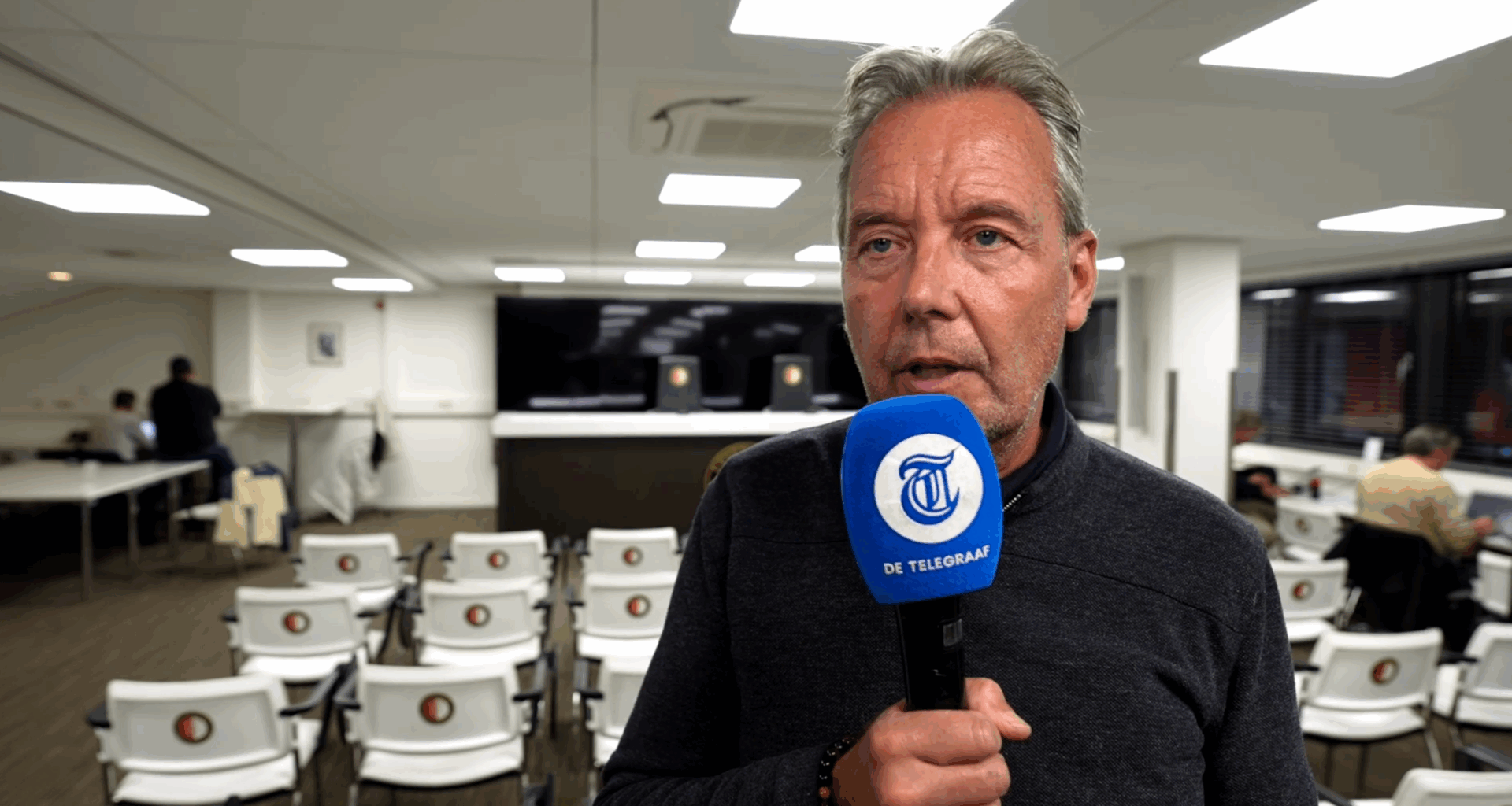 Valentijn Driessen maakt Ajax-trainer John Heitinga af: 'Heel zwak dat hij zijn familie erbij betrok'