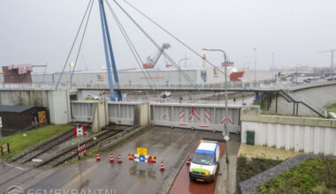 Dijkdoorgangen Delfzijl zondagochtend dicht vanwege hoge waterstand - Eemskrant.nl