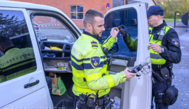 Verkeerscontrole aan het Zwet in Delfzijl: meerdere voertuigen bekeurd - Eemskrant.nl