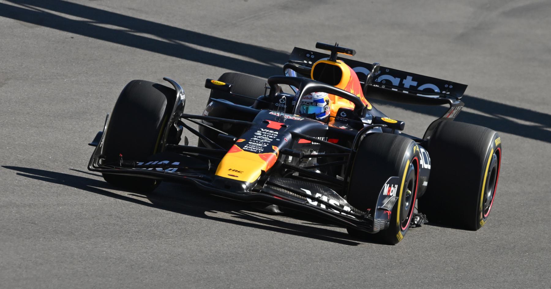 Hülkenberg steekt loftrompet over Verstappen: "Max showt wie de baas is!"