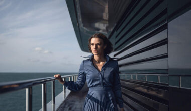 Of ‘The woman’ nu aan het raam zit, op de trein of in ‘cabin 10’: wanneer komt er eens een einde aan dat genre? - De Standaard