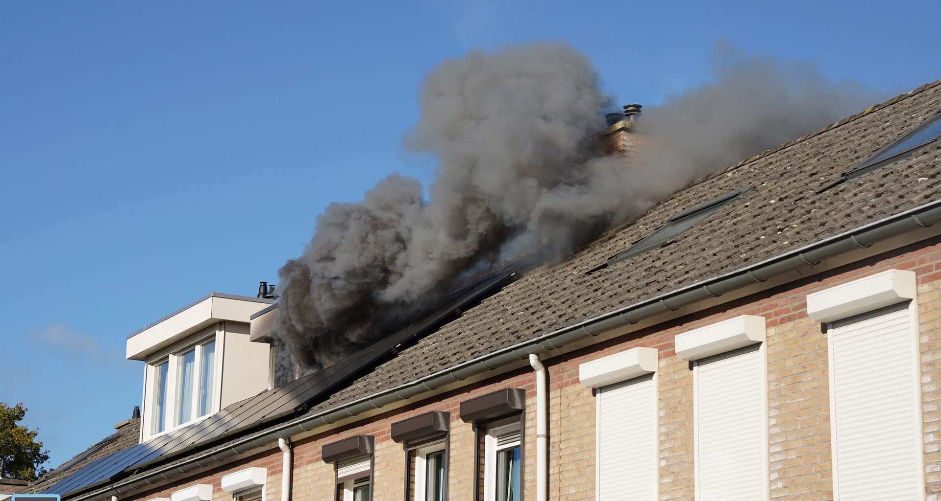 Flinke rookontwikkeling bij woningbrand op Molenveldstraat