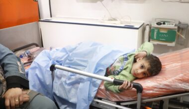 Een van de zieke kinderen die eerder vanuit Gaza naar het buitenland werd gebracht