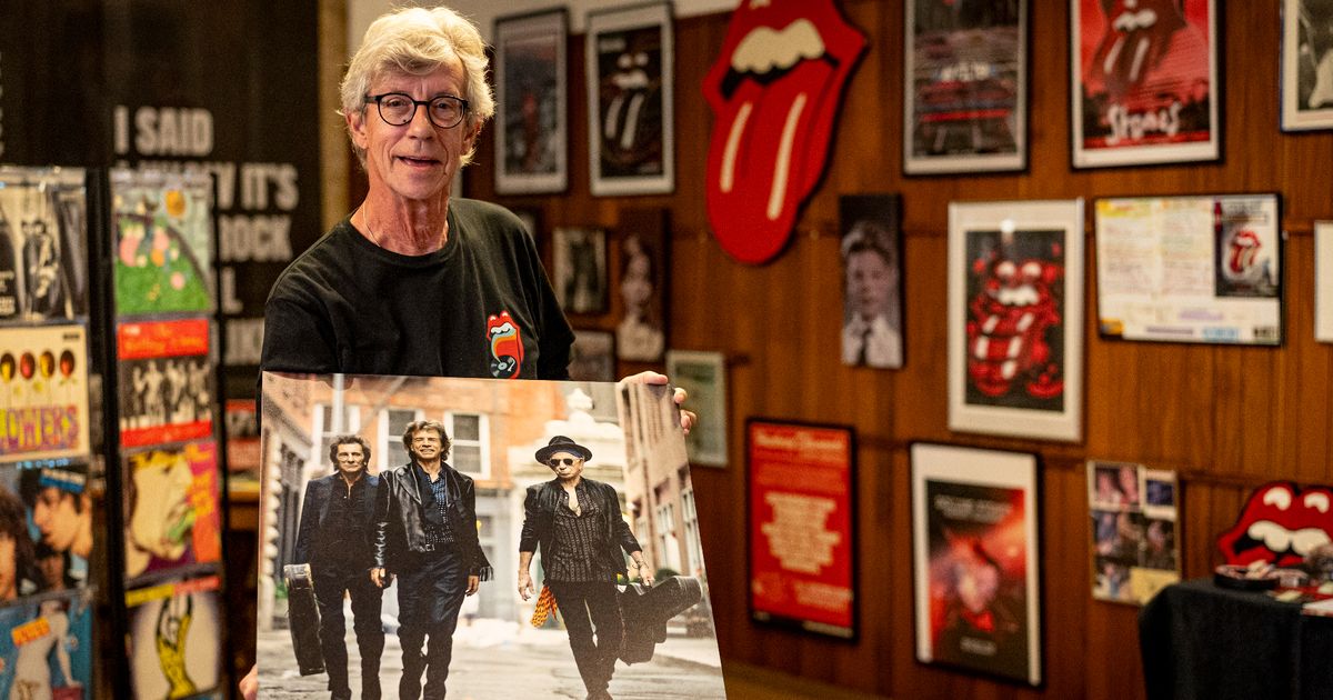 Rolling Stones-fan Jelle exposeert enorme collectie: 'Er is geen dag zonder The Stones' - RTV Oost