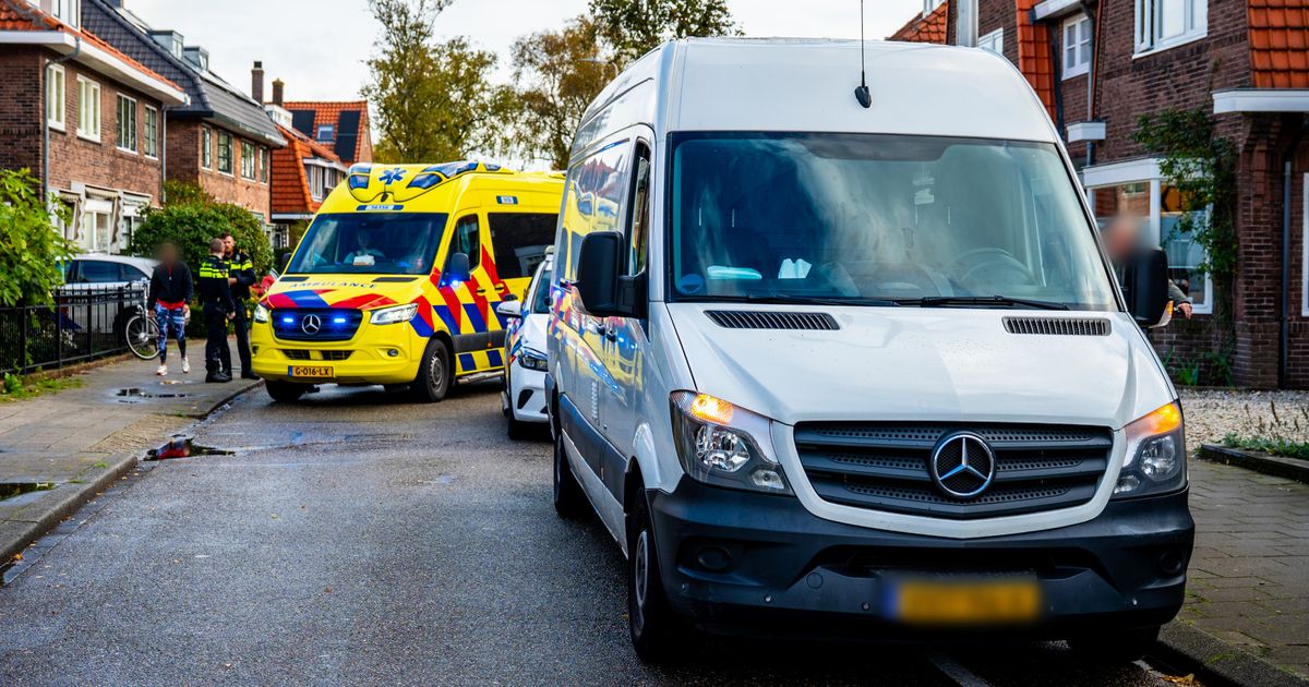 Traumahelikopter landt voor zwaargewonde fietser - Omroep West